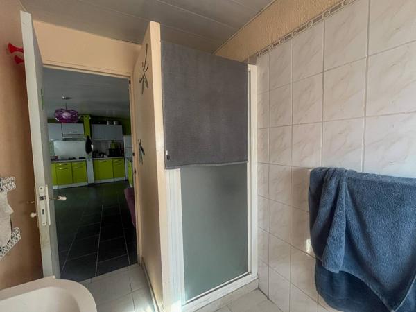 Maison à vendre avec jardin clos, séjour lumineux et deux chambres Lacanau Ocean Huga