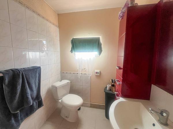 Maison à vendre avec jardin clos, séjour lumineux et deux chambres Lacanau Ocean Huga