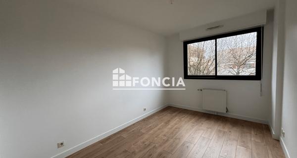 Location Appartement 5 pièces 100.15 m² - La Queue-en-brie 94510