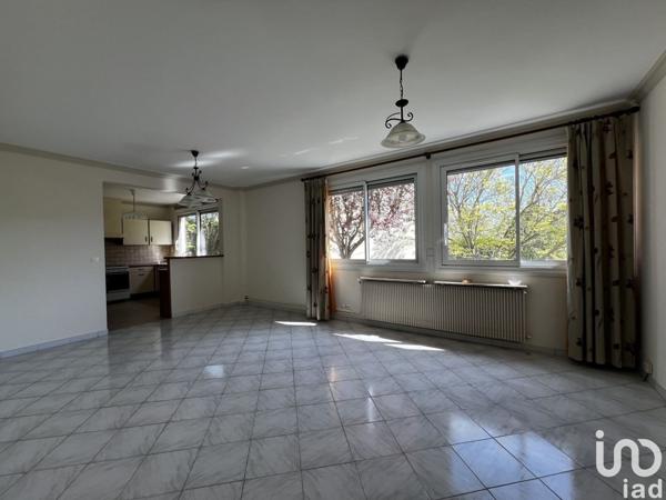 Appartement 4 pièces de 81 m² à Paray-Vieille-Poste (91550)