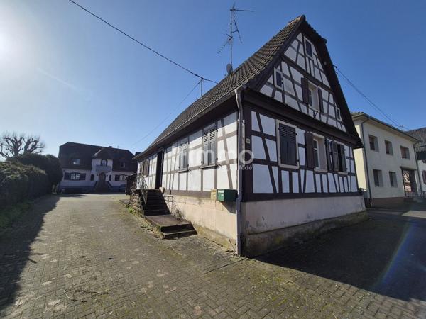 Ensemble de deux maisons à Niederlauterbach.