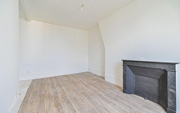 Appartement à vendre    1 pièce • 23,57 m2 Paris 10