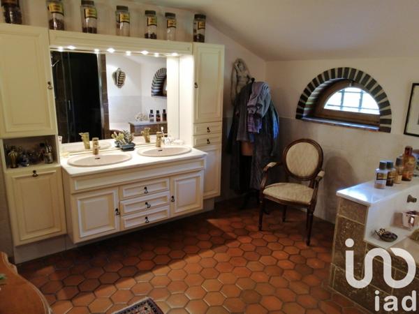 Longère 6 pièces de 235 m² à Cortrat (45700)