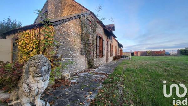 Longère 6 pièces de 235 m² à Cortrat (45700)