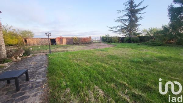 Longère 6 pièces de 235 m² à Cortrat (45700)