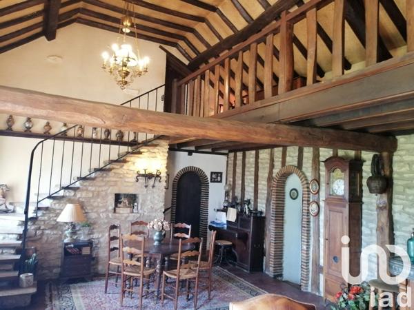 Longère 6 pièces de 235 m² à Cortrat (45700)