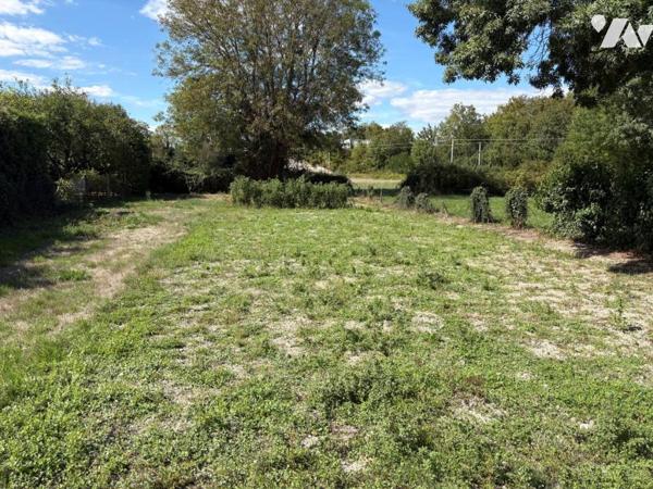 FRONTENAY ROHAN-ROHAN, parcelle de terrain constructible de 669 m²