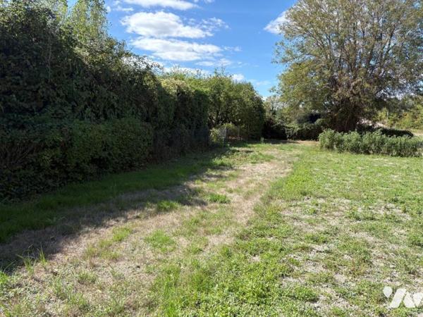 FRONTENAY ROHAN-ROHAN, parcelle de terrain constructible de 669 m²