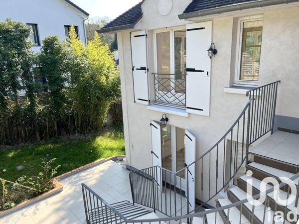 Pavillon 10 pièces de 220 m² à Rueil-Malmaison (92500)