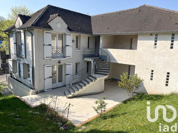 Pavillon 10 pièces de 220 m² à Rueil-Malmaison (92500)