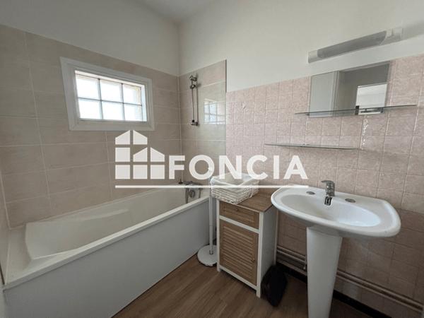 Location Appartement 3 pièces 66.64 m² - 128 BOULEVARD DES BELGES La Roche Sur Yon 85000