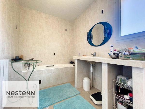 Maison de bourg avec dépendance Saint Just Luzac 145 m2