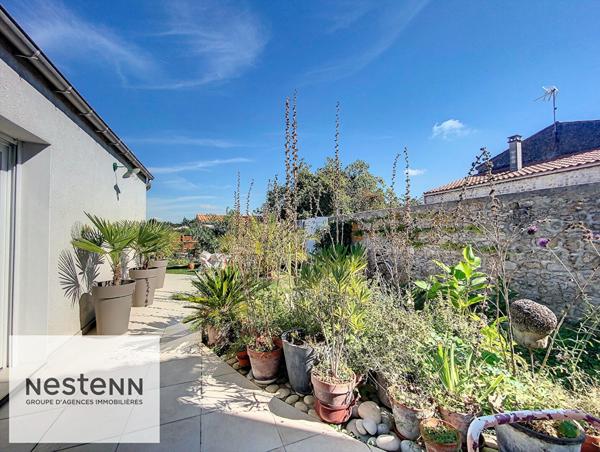 Maison de bourg avec dépendance Saint Just Luzac 145 m2