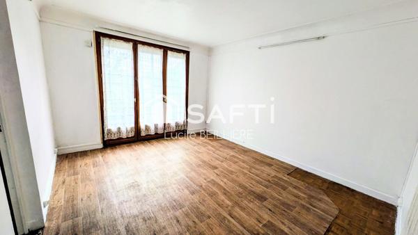 Au Blanc-Mesnil 93150  maisons, l’une de 130 m² et l’autre de 70 m², soit 200 m² habitables, sur un terrain de 384 m².