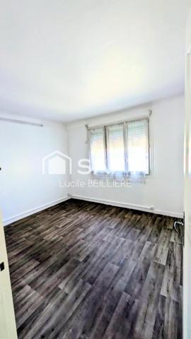 Au Blanc-Mesnil 93150  maisons, l’une de 130 m² et l’autre de 70 m², soit 200 m² habitables, sur un terrain de 384 m².