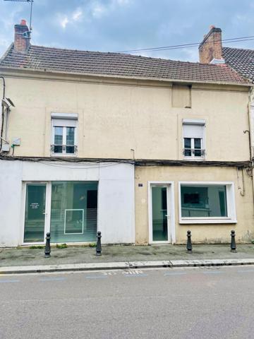 Rare à la vente !!! Immeuble composé d’un duplex et deux locaux commerciaux