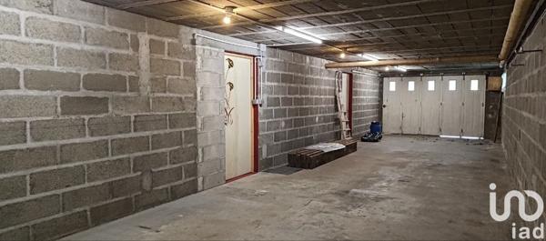 Maison 8 pièces de 200 m² à Amilly (45200)