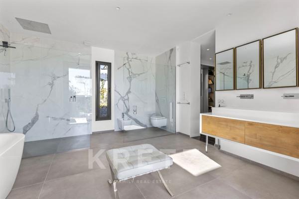 PROPRIETE CONTEMPORAINE 5 CHAMBRES A BIOT