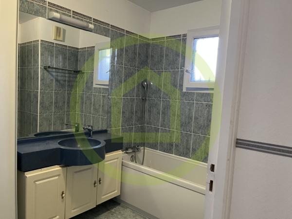 Appartement à SAINT MARTIN DE CRAU (13310)