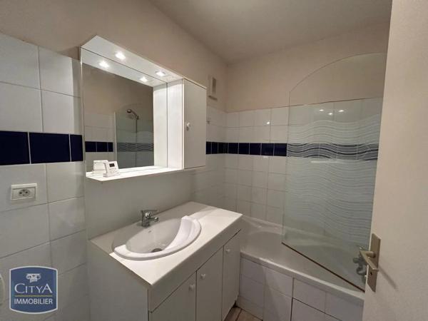 Appartement à louer 3 pièces 64.7m² Guéret (23000)