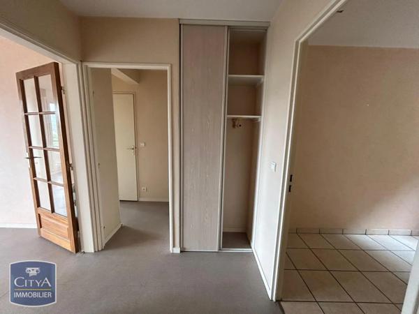 Appartement à louer 3 pièces 64.7m² Guéret (23000)