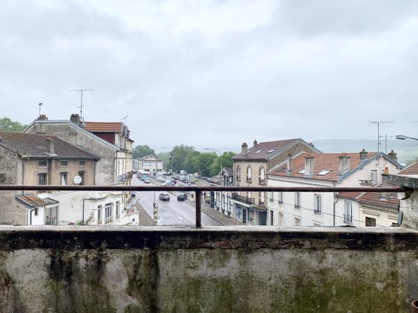 Appartement
         2 pièces
        - 50 m² 59 000 € *