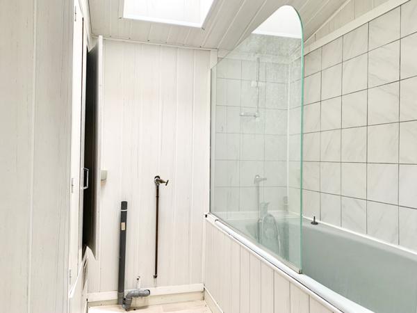 Appartement
         2 pièces
        - 50 m² 59 000 € *