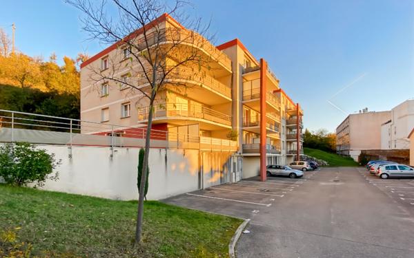 Appartement à louer    3 pièces •  Valence