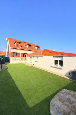 Maison 7 pièces 226 m2