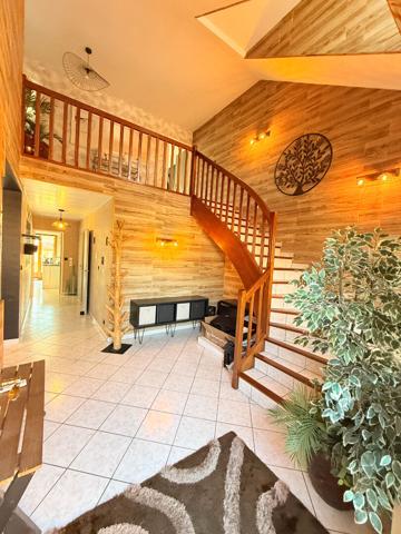 Maison 7 pièces 226 m2