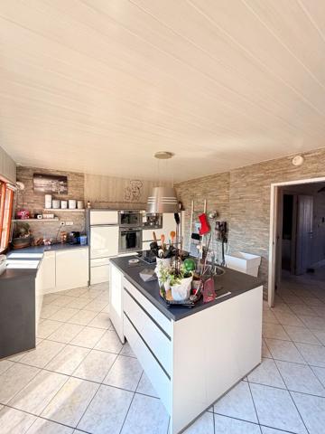 Maison 7 pièces 226 m2