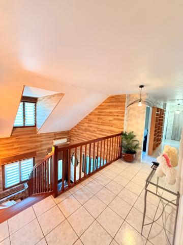 Maison 7 pièces 226 m2