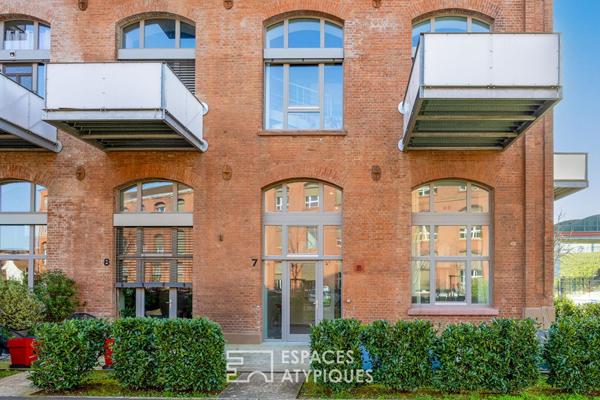 Loft contemporain en duplex et sa terrasse