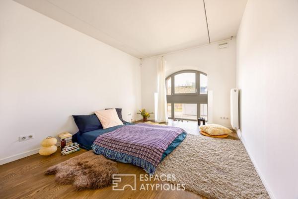 Loft contemporain en duplex et sa terrasse
