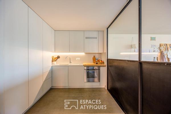 Loft contemporain en duplex et sa terrasse