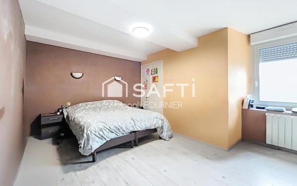 Superbe longère 3 chambres, 9000m² de terrain, à l’abri des regards sans voisins