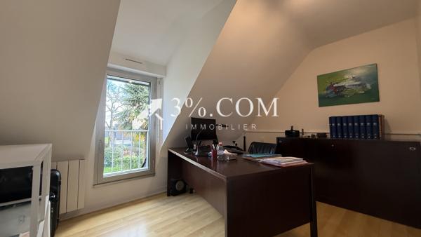 Maison
                                                                                                                                                                                                                                                                                                                        6 pièce(s)                                                                                                                                                                                                          4 chambre(s)                                                                                                                                                                                                          157  m²