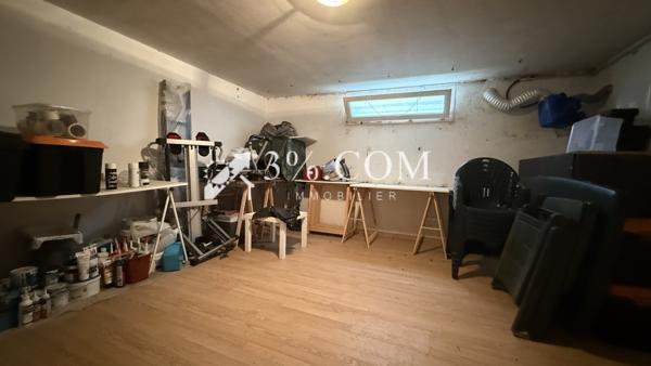 Maison
                                                                                                                                                                                                                                                                                                                        6 pièce(s)                                                                                                                                                                                                          4 chambre(s)                                                                                                                                                                                                          157  m²