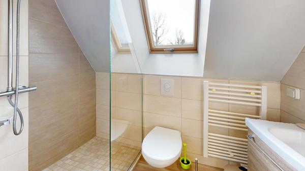 Ensemble immobilier composé de 3 chaumières sur environ 5 600 m² de terrain.(visite virtuelle disponible)