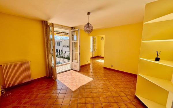 Appartement à vendre    3 pièces •  Uzès