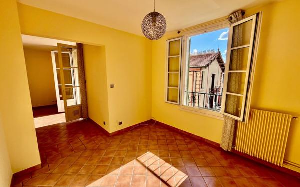 Appartement à vendre    3 pièces •  Uzès