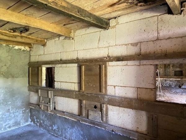Ancien corps de ferme à 15 mn d'Angoulême, dans un cadre de nature, aux portes de la Dordogne