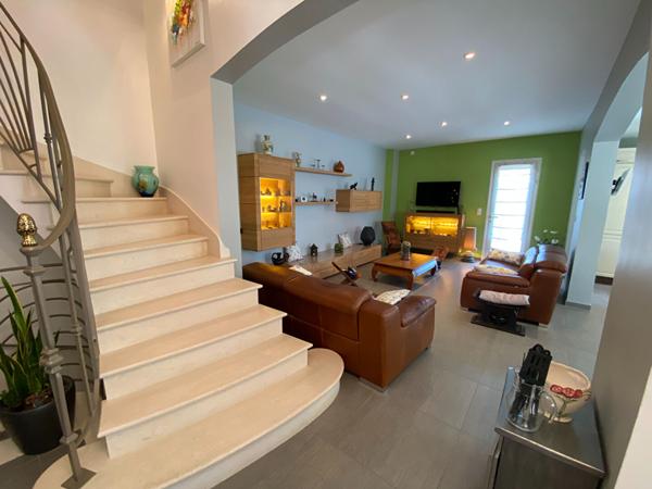 17200 ROYAN ROYAN CENTRE - MAISON 6 pièce(s) 156 m2