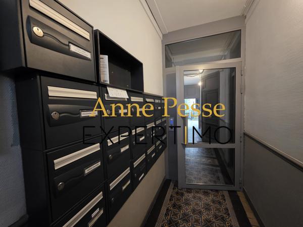 Paris (75018) 2P REZ DE CHAUSSEE SURELEVE meublé 18ieme sans travaux