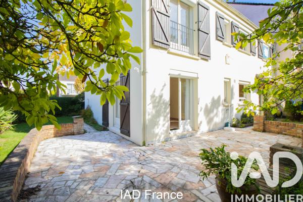 Maison à vendre 6 pièces 163 m² Élancourt