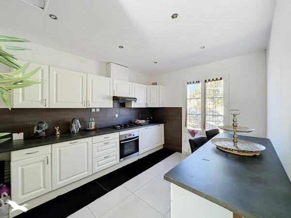 Maison à vendre 234 000 € Castillon-la-Bataille 5 p 95 m² DPE C