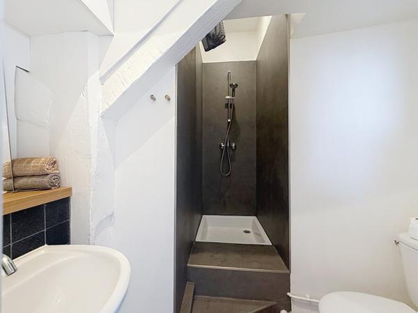 Lyon (69003) Studio 26 m² rénové Lyon 3 – Place Guichard / Préfecture