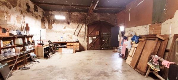 Maison T5 -120M² Ornaisons  avec cour et Grand garage