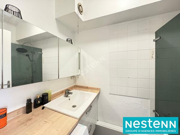 Appartement Villeurbanne 3 pièce(s) 62.44 m2 avec grand parking collectif