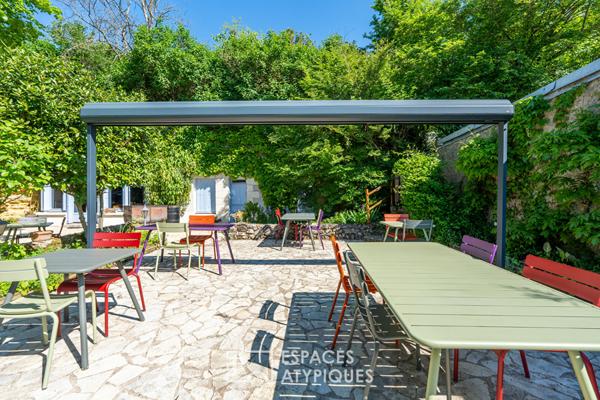 Restaurant troglodyte avec terrasse panoramique sur les vignes